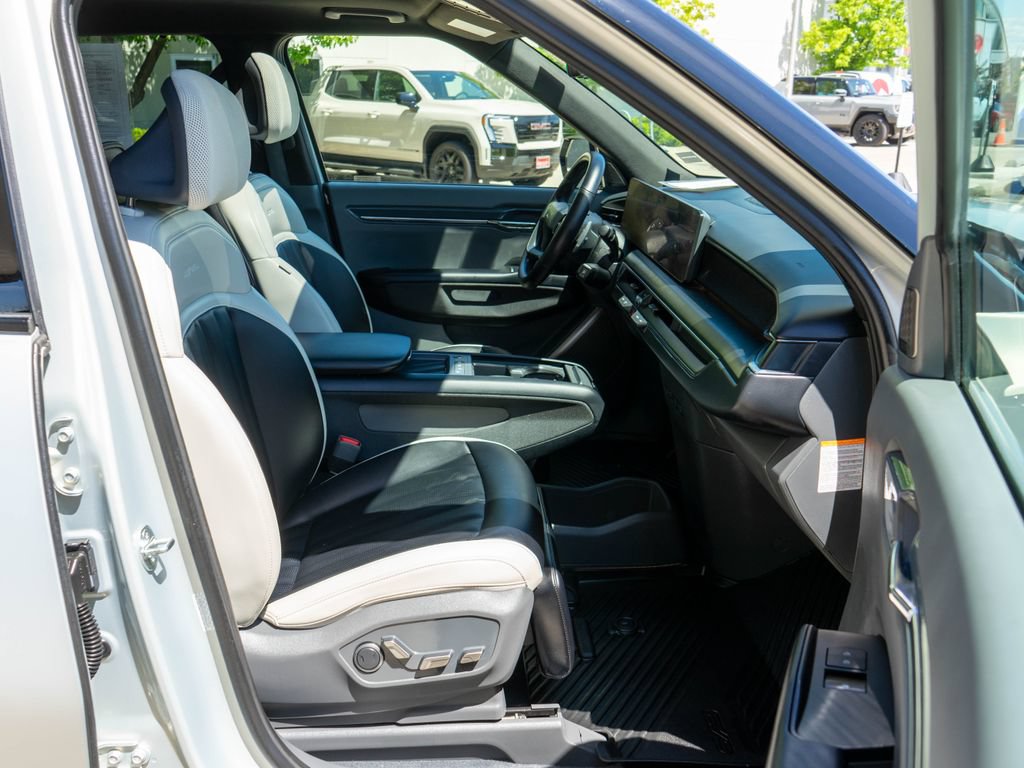 Certified 2024 Kia EV9 GT-Line AWD/4WD image 10