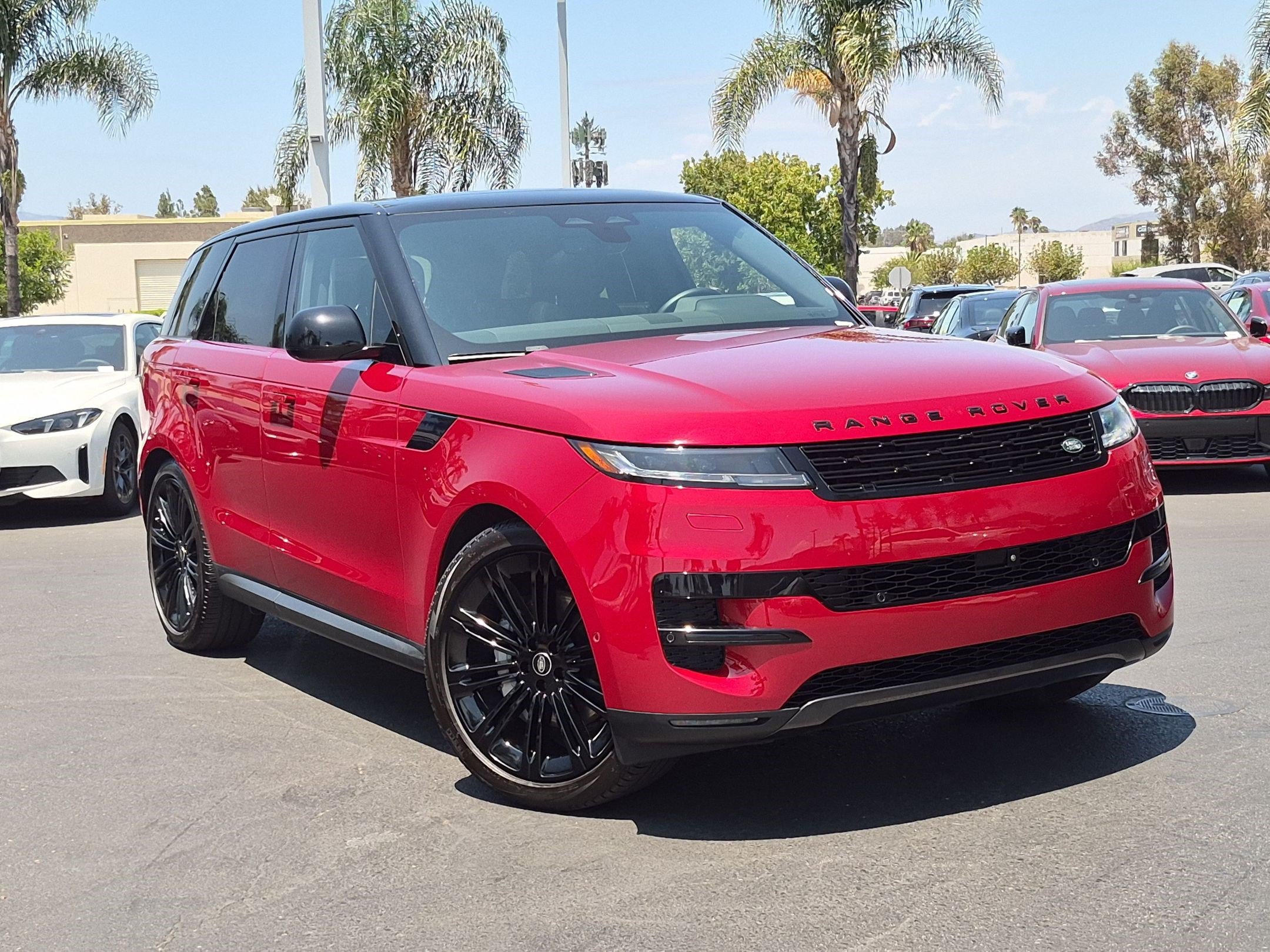Used 2024 Land Rover Range Rover Sport SE AWD/4WD image 2