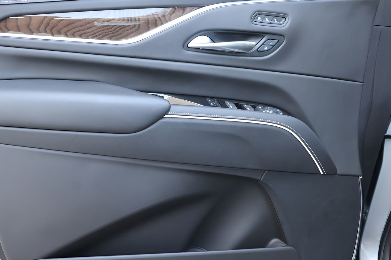 Certified 2024 Cadillac Escalade Premium Luxury Platinum image 10