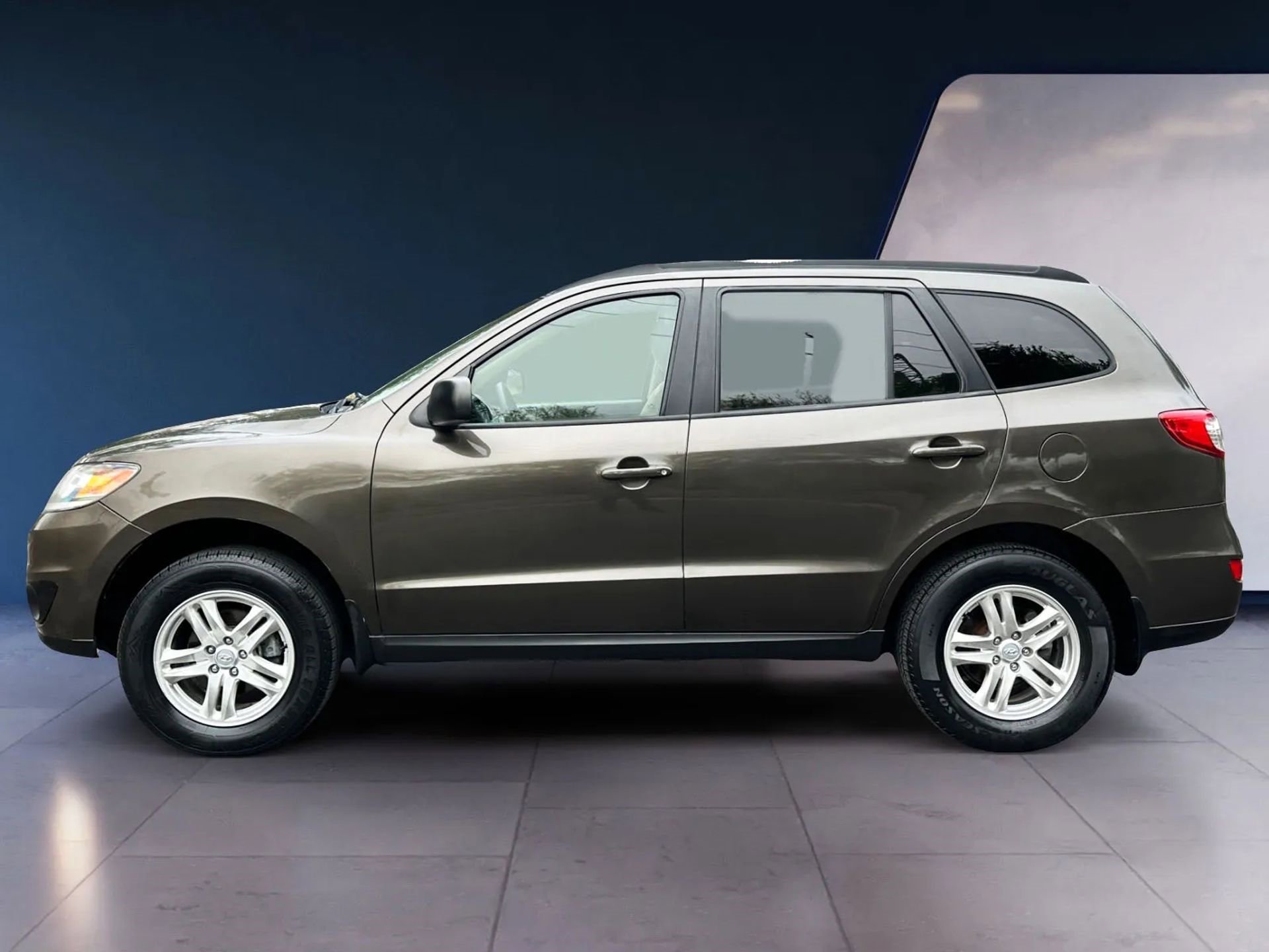 Used 2012 Hyundai Santa Fe GLS image 2