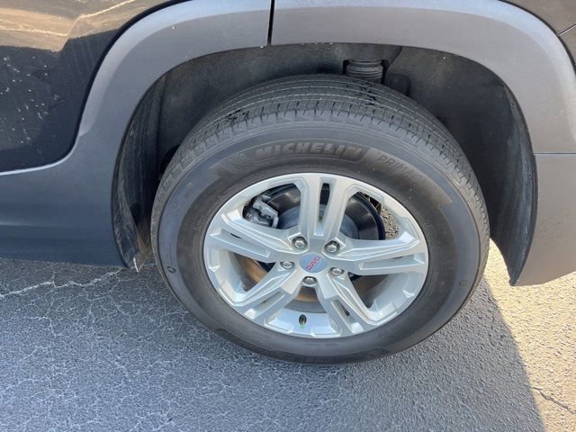 Used 2024 GMC Terrain SLE FWD image 30