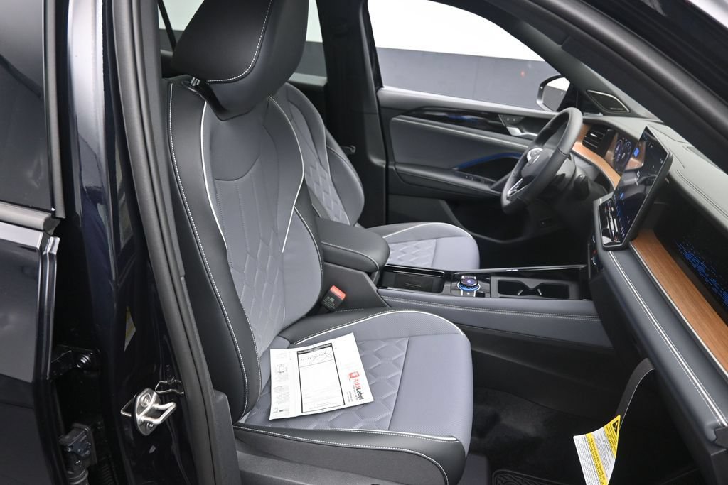 New 2026 Volkswagen Tiguan SEL R-Line AWD/4WD image 30