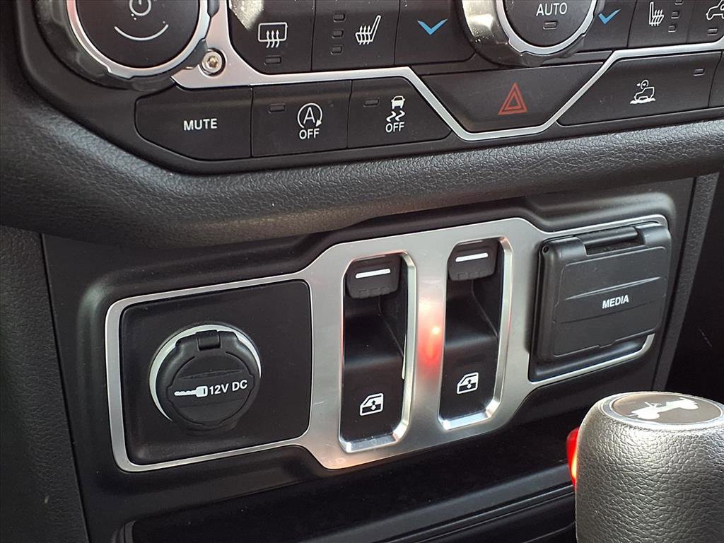 Used 2024 Jeep Wrangler Sport S image 5