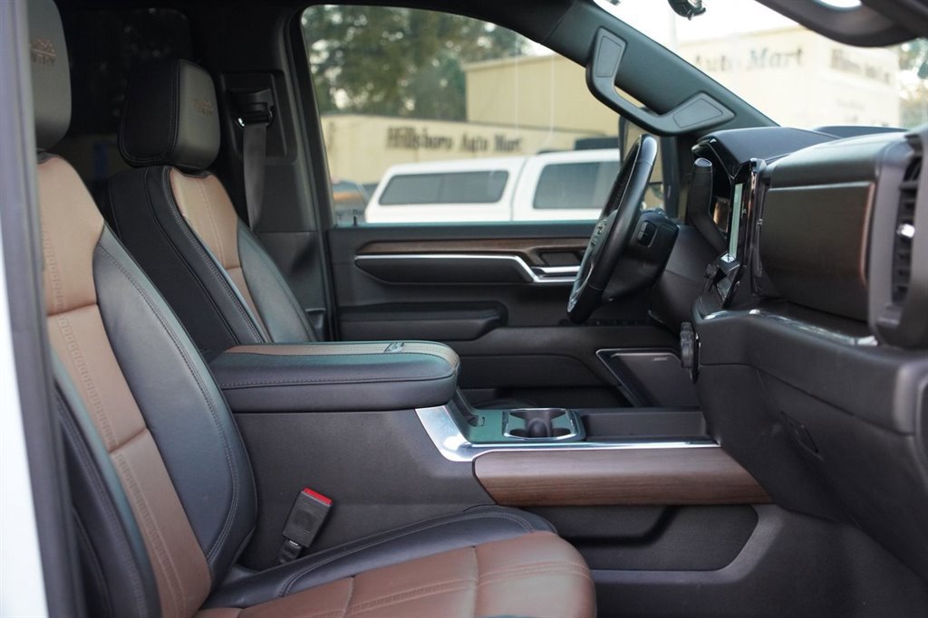 Used 2024 Chevrolet Silverado 3500 High Country w/ Technology Package image 21