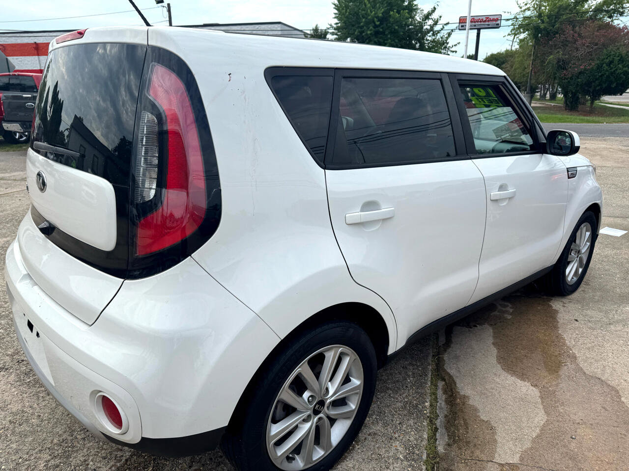 Used 2018 Kia Soul + image 4