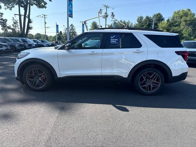 Certified 2025 Ford Explorer ST AWD/4WD image 5
