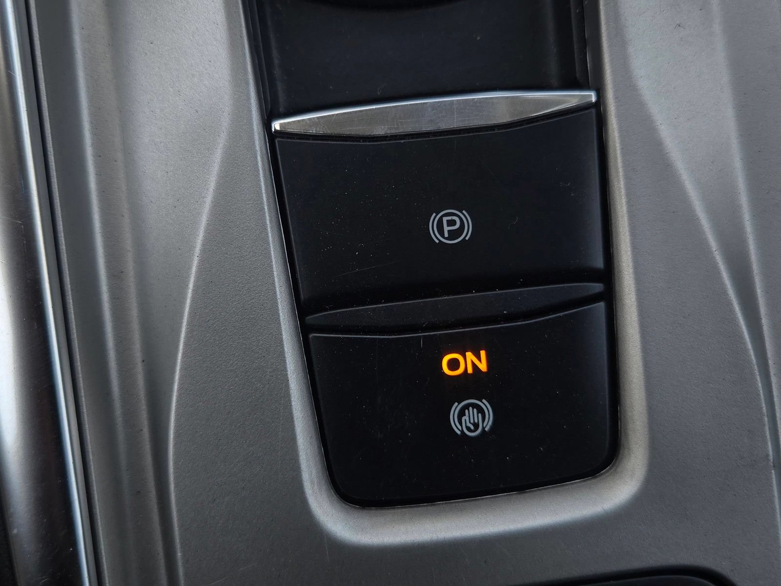 Used 2023 Ford Explorer XLT w/ Equipment Group 202A RWD image 25