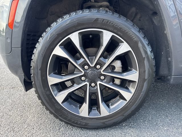 Used 2022 Jeep Grand Cherokee Overland w/ Luxury Tech Group IV AWD/4WD image 31