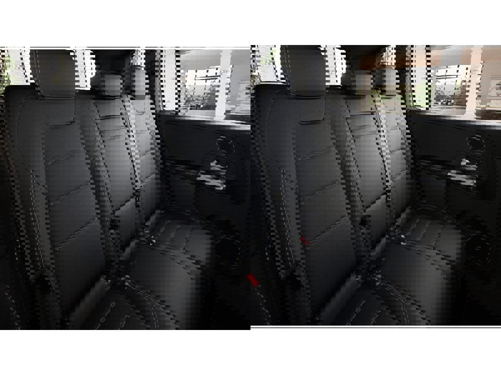 New 2026 Mercedes-Benz GLB 35 AMG 4MATIC image 5