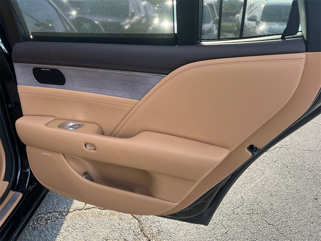 Used 2025 Genesis G90 3.5T image 16