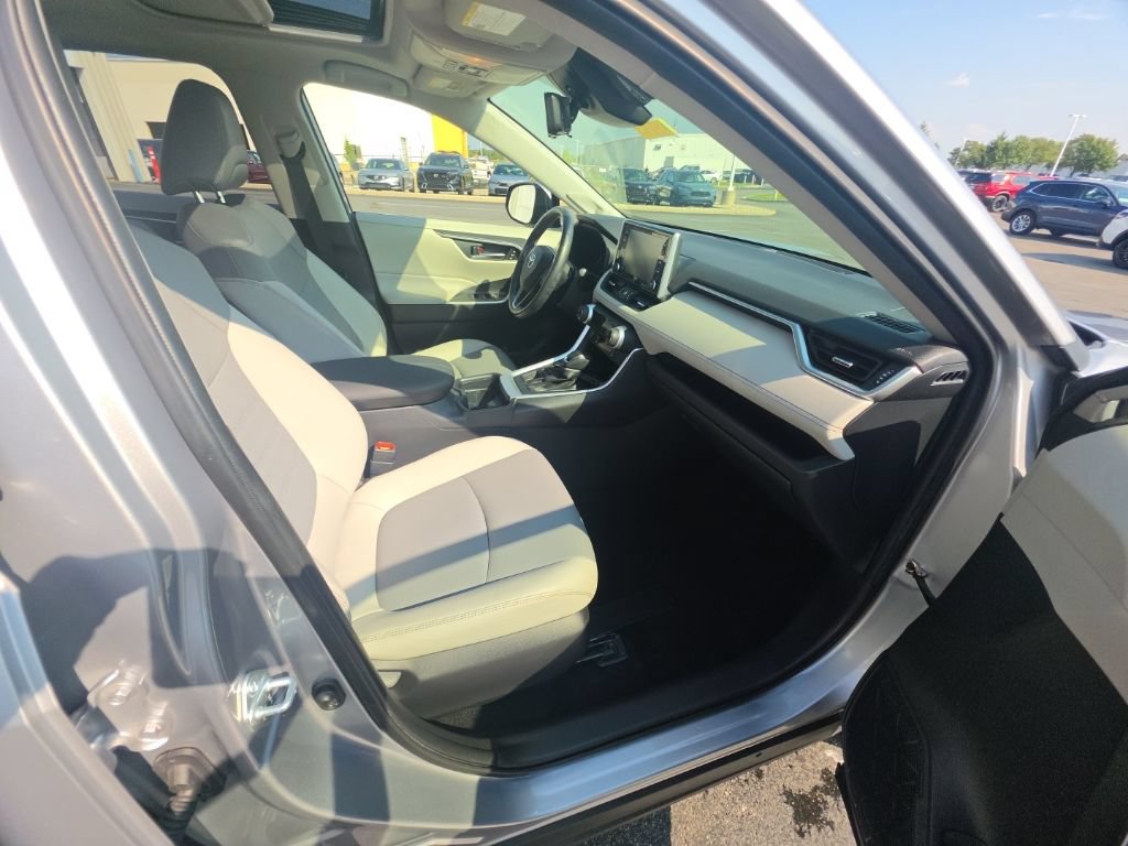 Used 2019 Toyota RAV4 XLE Premium w/ Advanced Technology Package AWD/4WD image 34