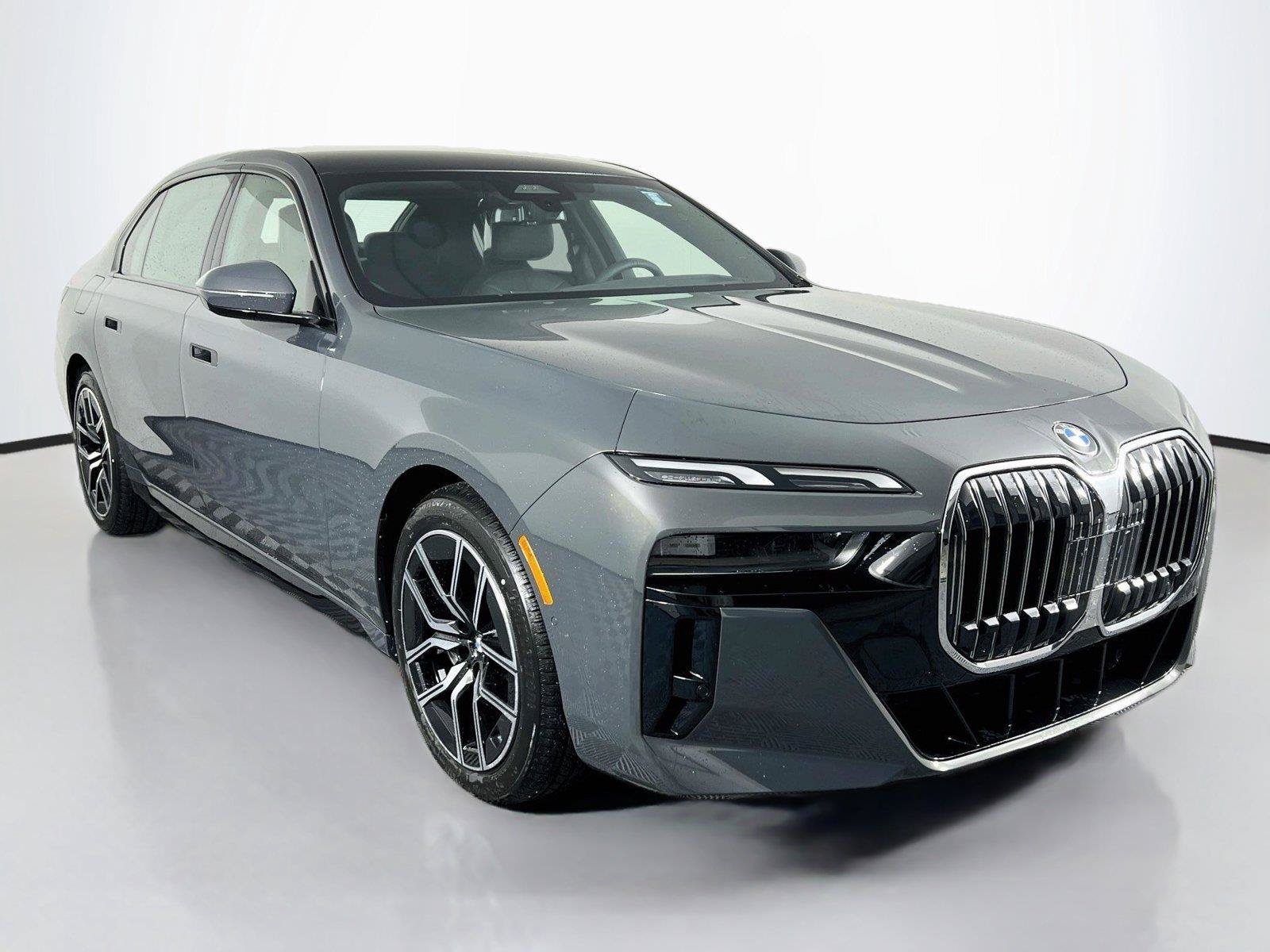 Used 2026 BMW 760i xDrive AWD/4WD image 8