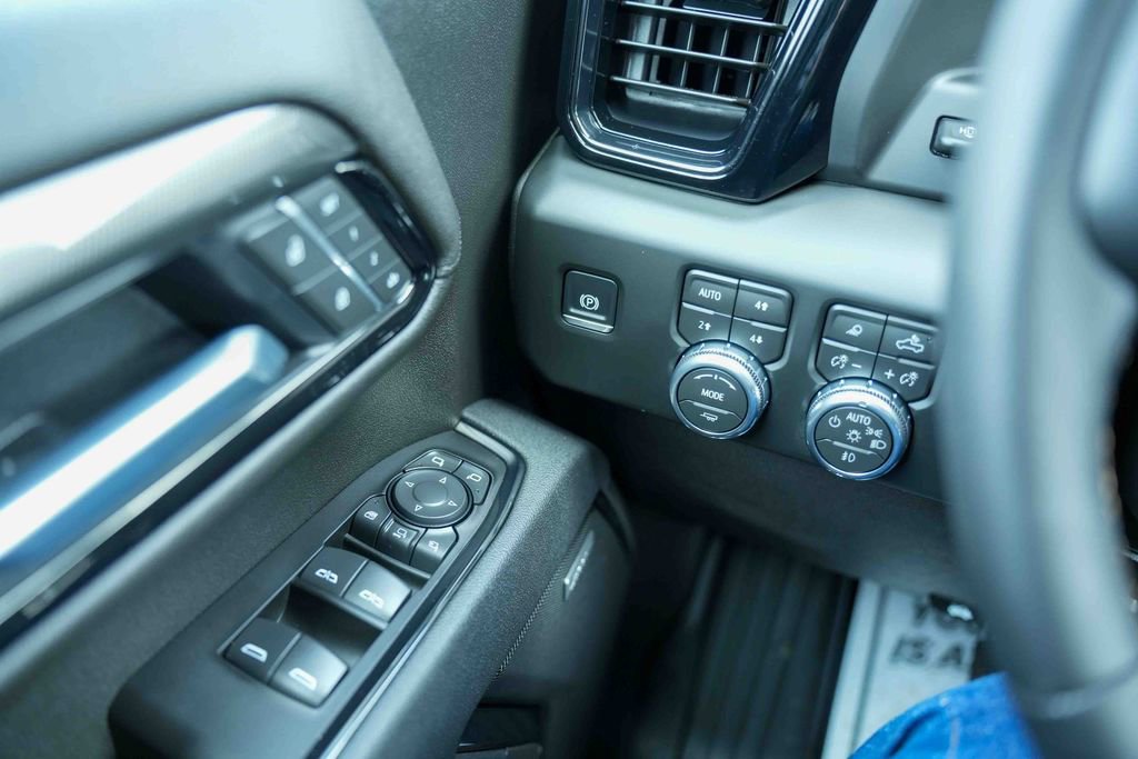 Used 2026 GMC Sierra 2500 AT4 w/ AT4 Premium Plus Package image 47