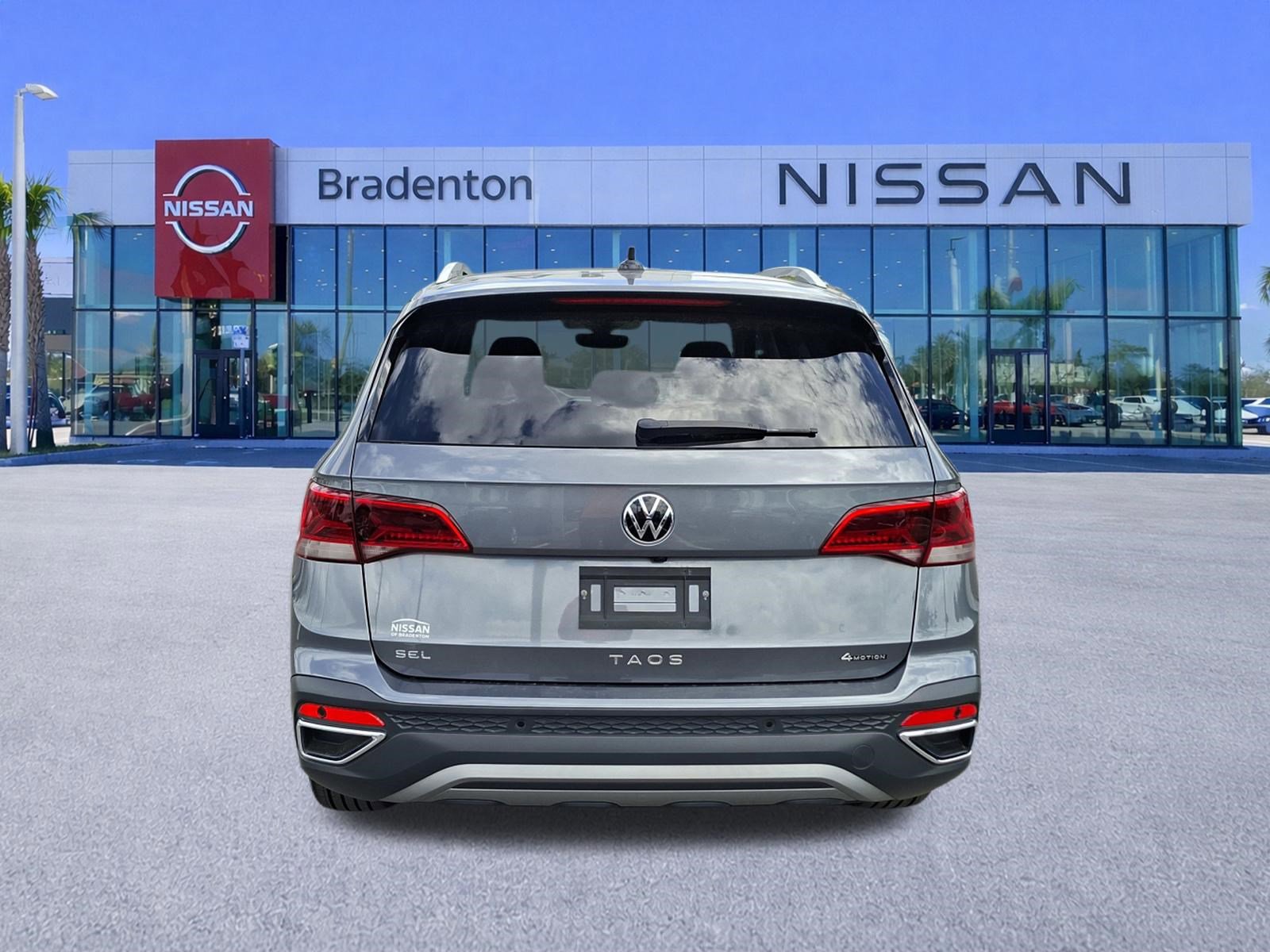 Used 2023 Volkswagen Taos SEL AWD/4WD image 6