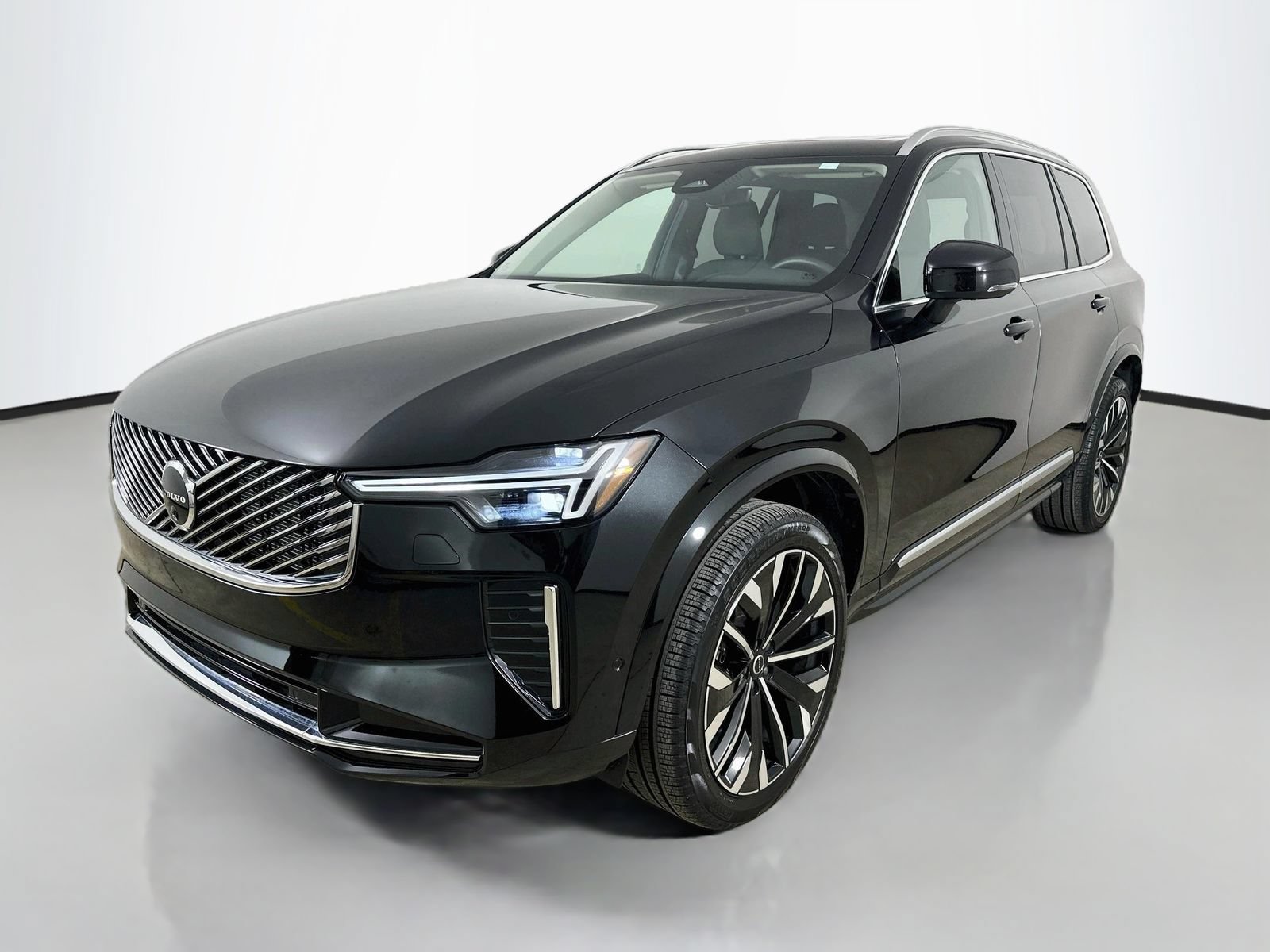 Used 2026 Volvo XC90 B6 Plus w/ Protection Package Premier AWD/4WD image 1