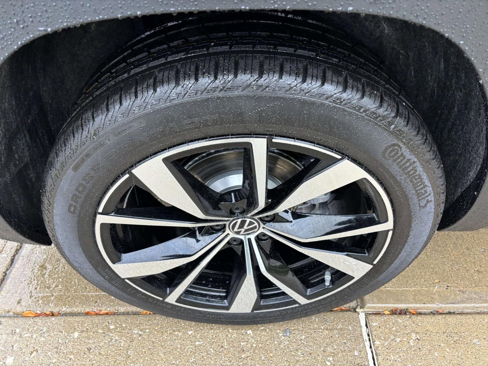 New 2026 Volkswagen Atlas Cross Sport SEL Premium R-Line image 10