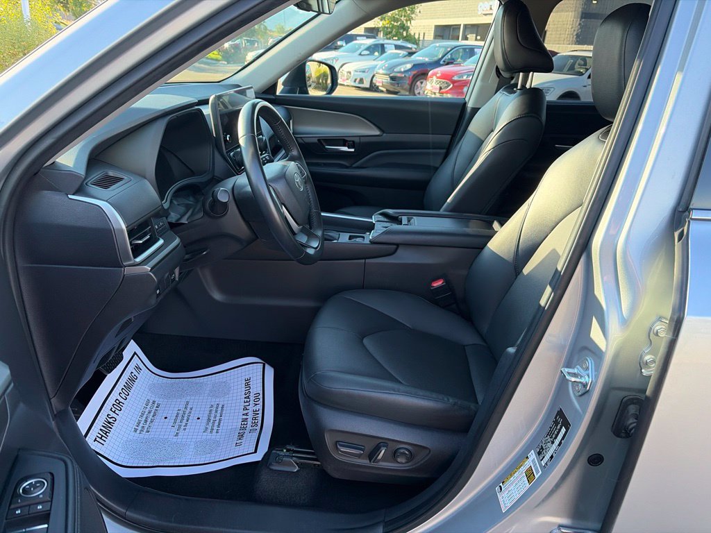 Used 2025 Toyota Grand Highlander AWD image 27