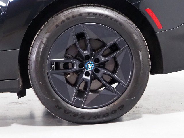 Used 2024 BMW iX xDrive50 w/ Premium Package image 69