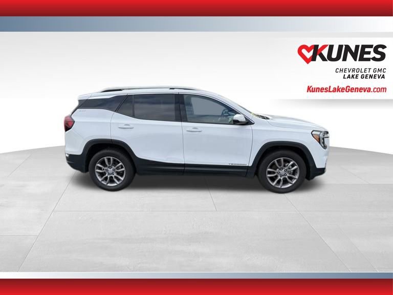 Used 2024 GMC Terrain SLT AWD/4WD image 3