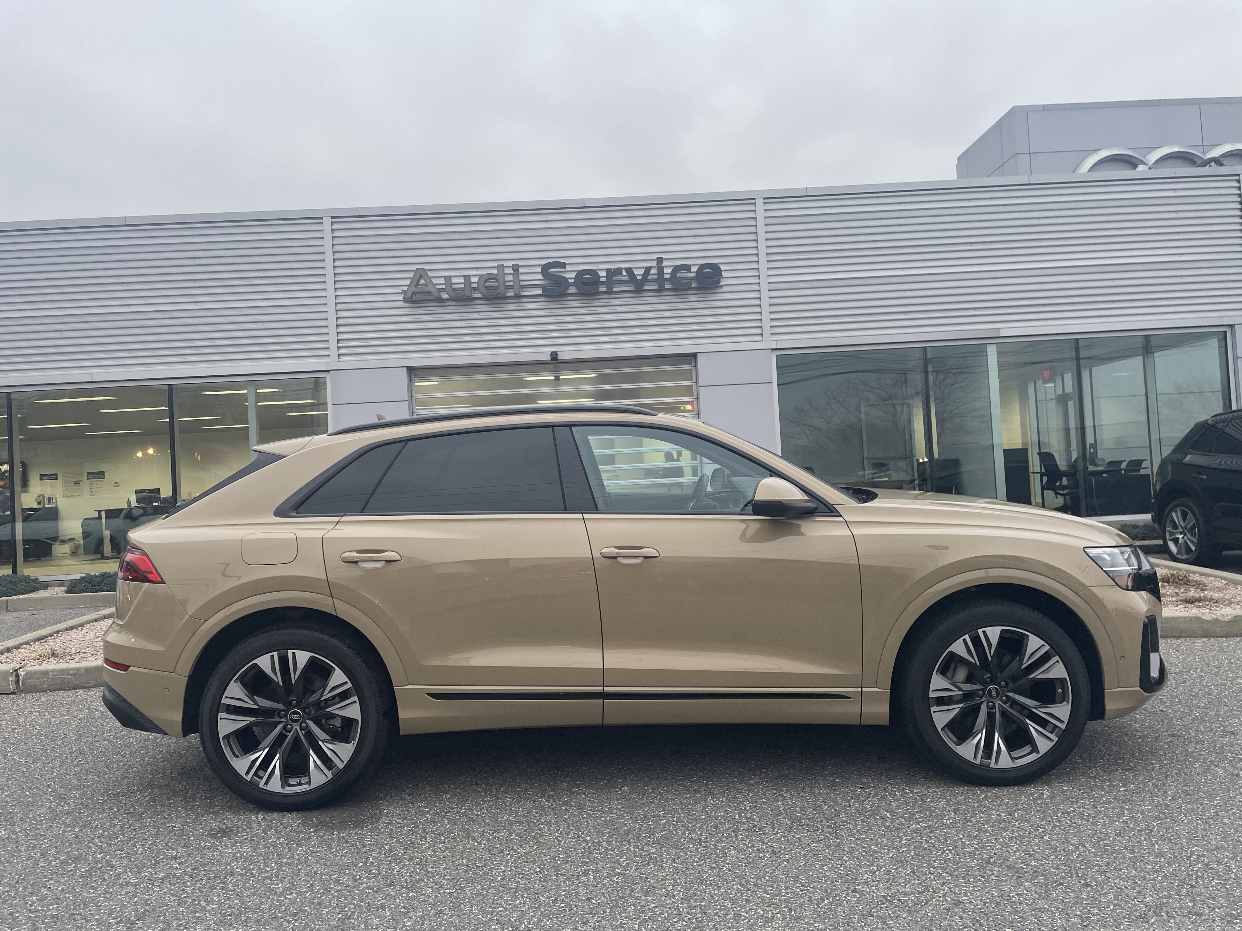 Certified 2025 Audi Q8 Premium AWD/4WD image 3