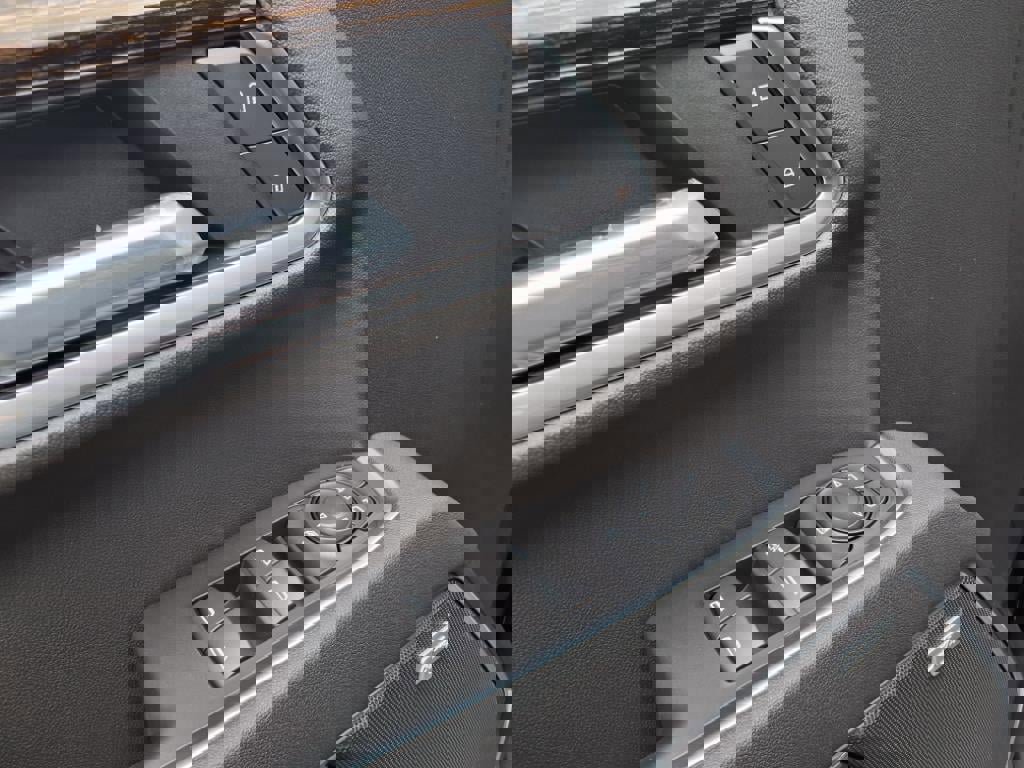 New 2026 GMC Sierra 1500 Elevation image 16