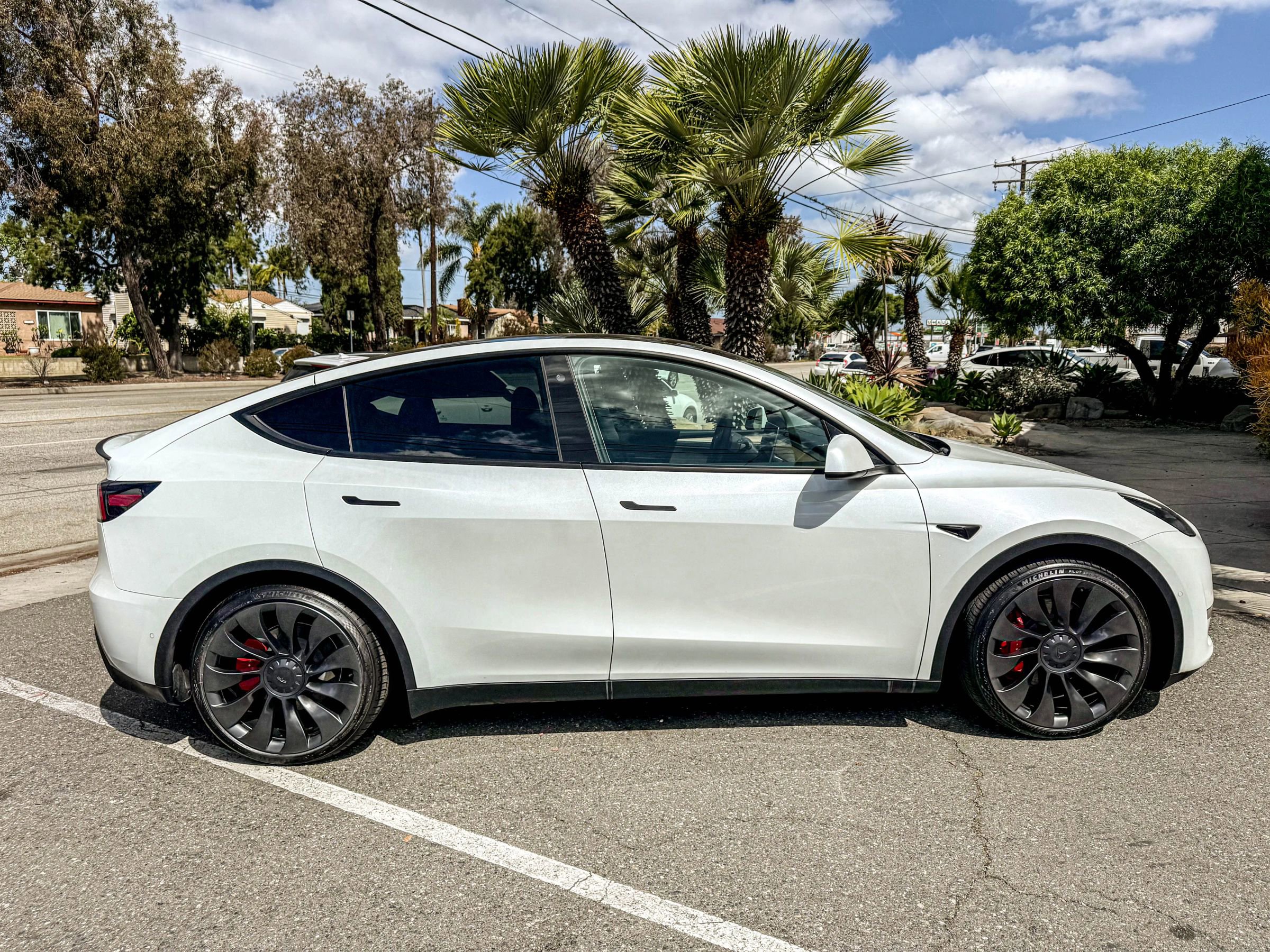 Used 2022 Tesla Model Y Performance AWD/4WD image 15