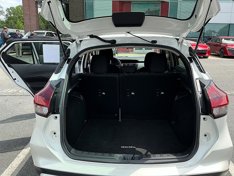 Certified 2023 Nissan Kicks SV FWD image 25