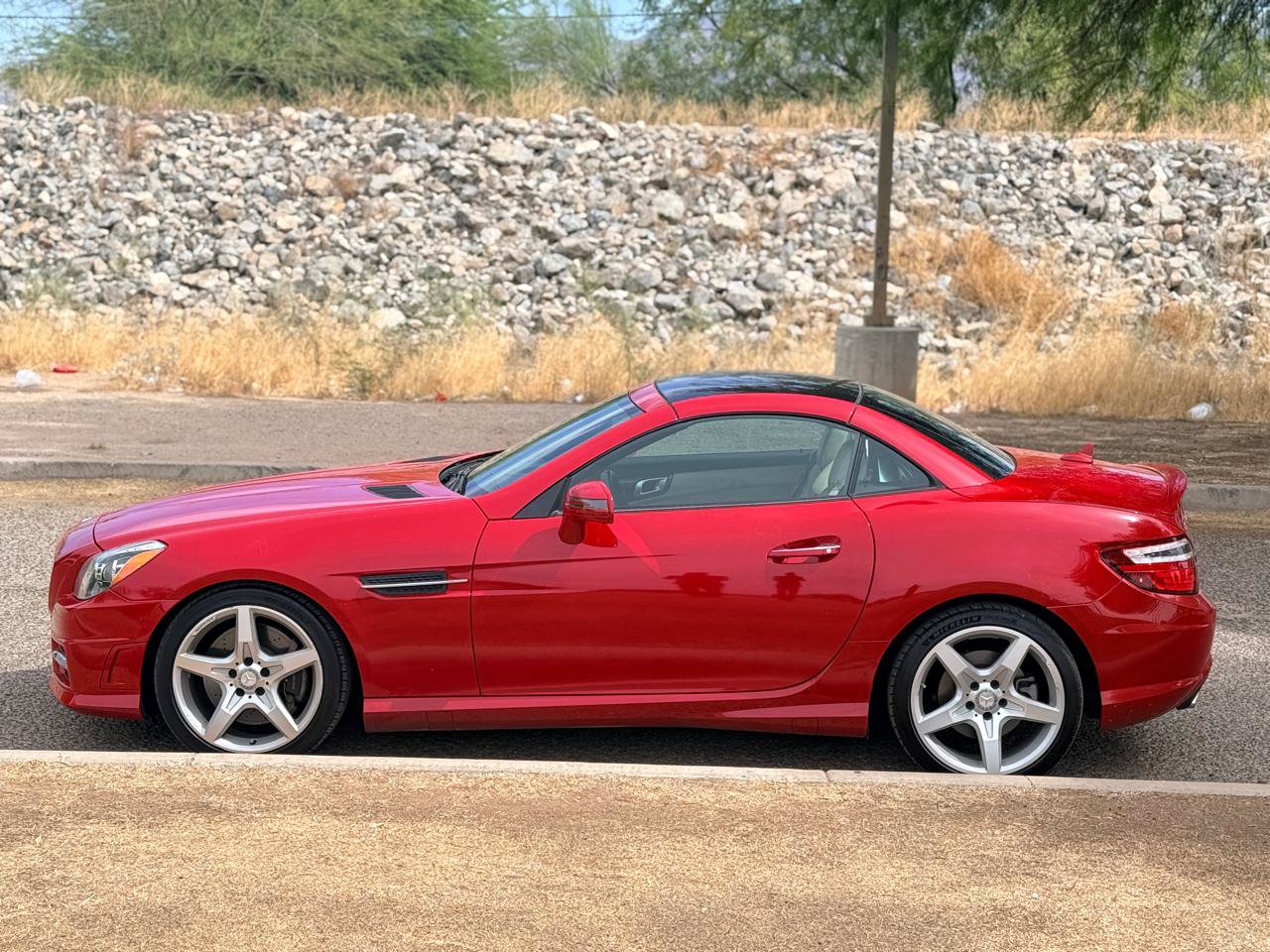 Used 2016 Mercedes-Benz SLK 300 w/ Premium 2 Package image 10