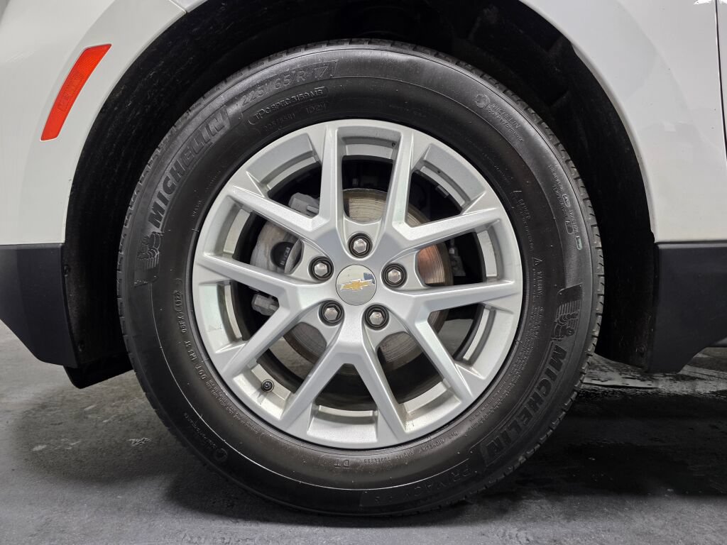 Used 2023 Chevrolet Equinox LS w/ LS Convenience Package FWD image 5