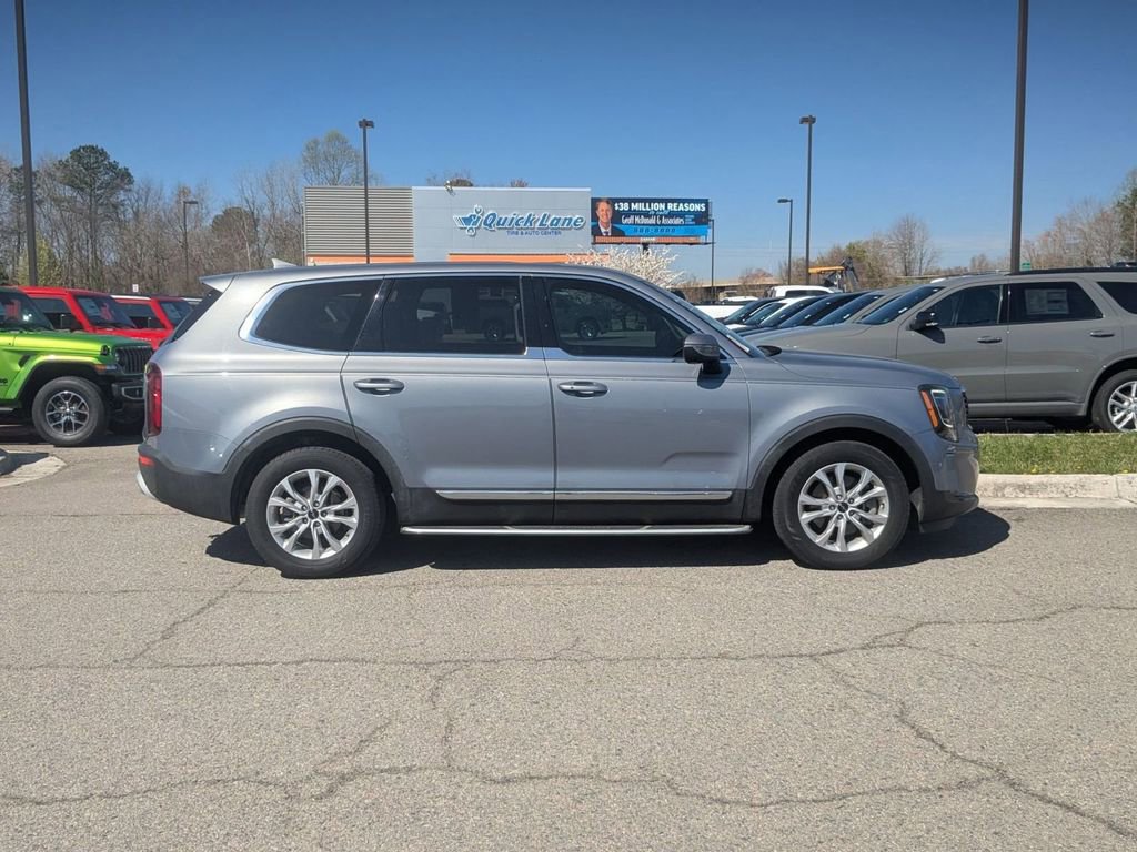 Used 2022 Kia Telluride LX image 6