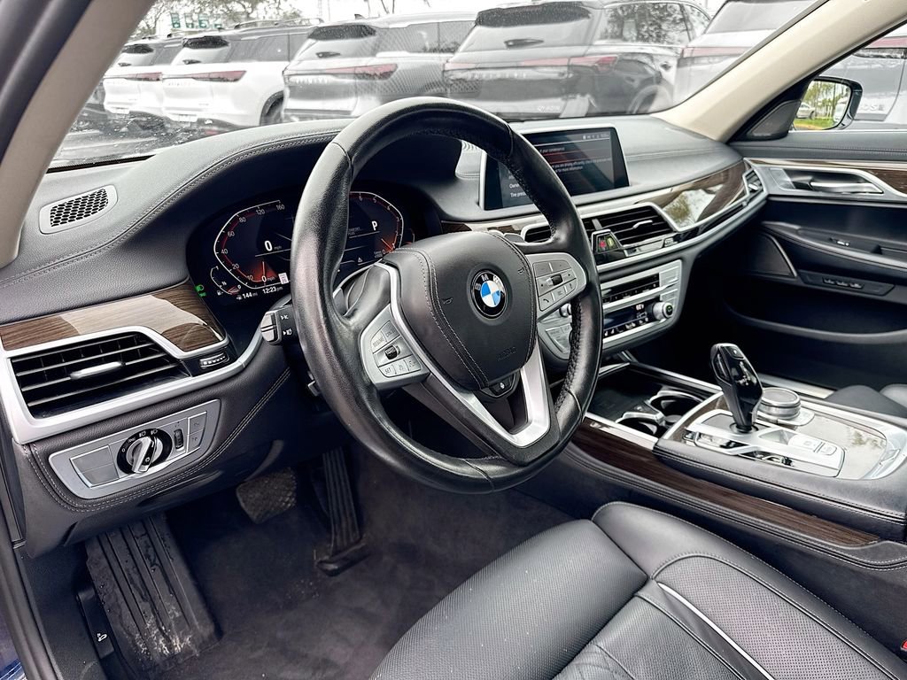 Used 2022 BMW 740i xDrive w/ Luxury Rear Seating Package image 10