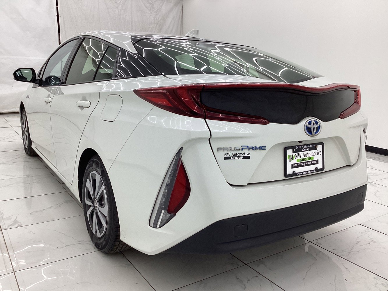 Used 2018 Toyota Prius Prime Premium image 9