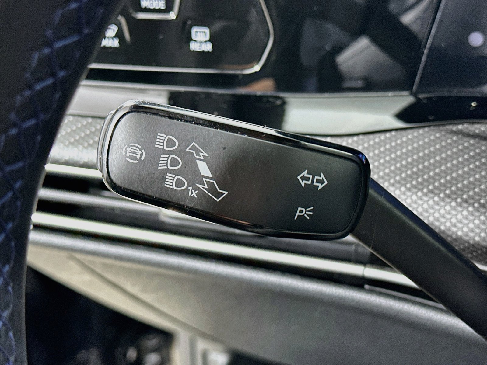 Used 2023 Volkswagen Golf R AWD/4WD image 21