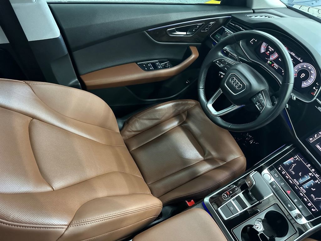 Used 2020 Audi Q8 Premium Plus w/ Premium Plus Package image 39