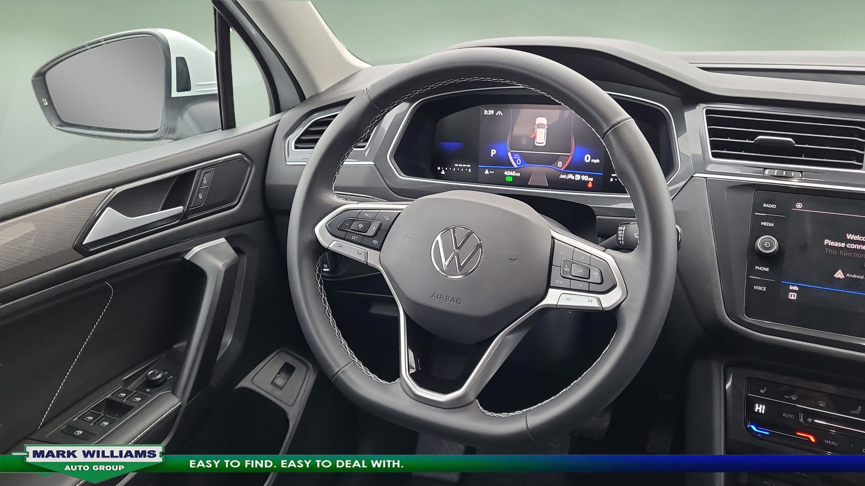 Used 2024 Volkswagen Tiguan SE image 10