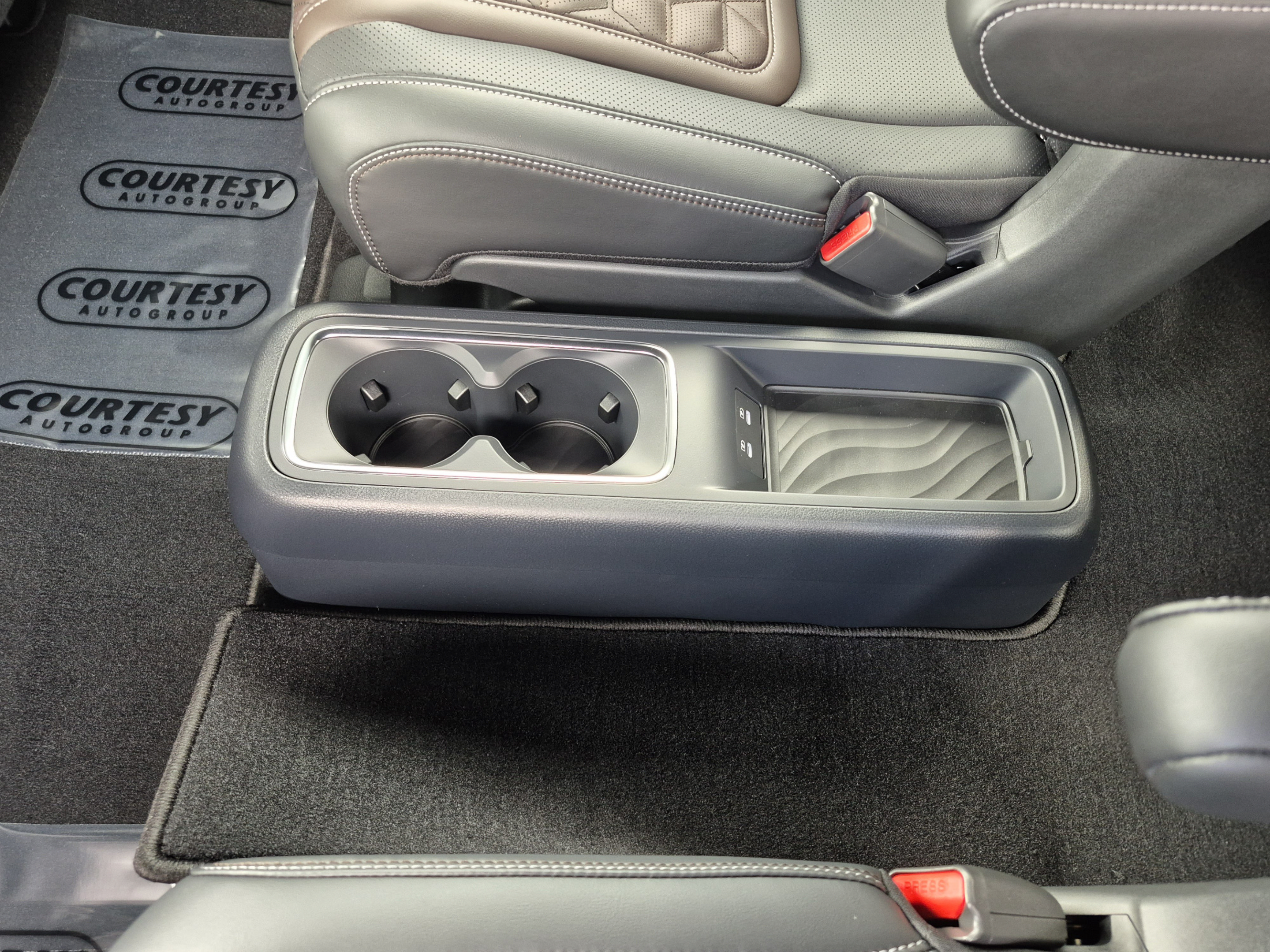 New 2026 Nissan Armada Platinum RWD image 17