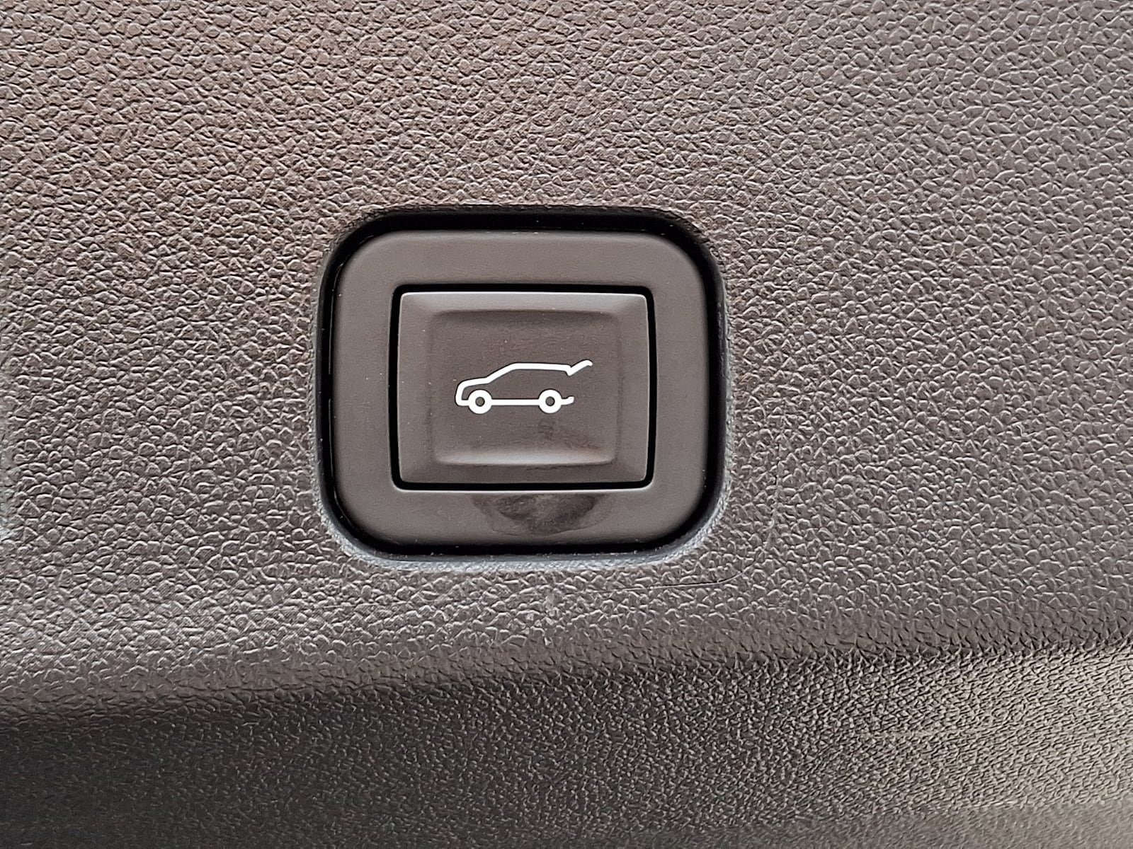 Used 2025 GMC Acadia Elevation FWD image 31