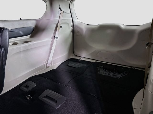 Used 2021 Chrysler Pacifica Touring-L FWD image 32