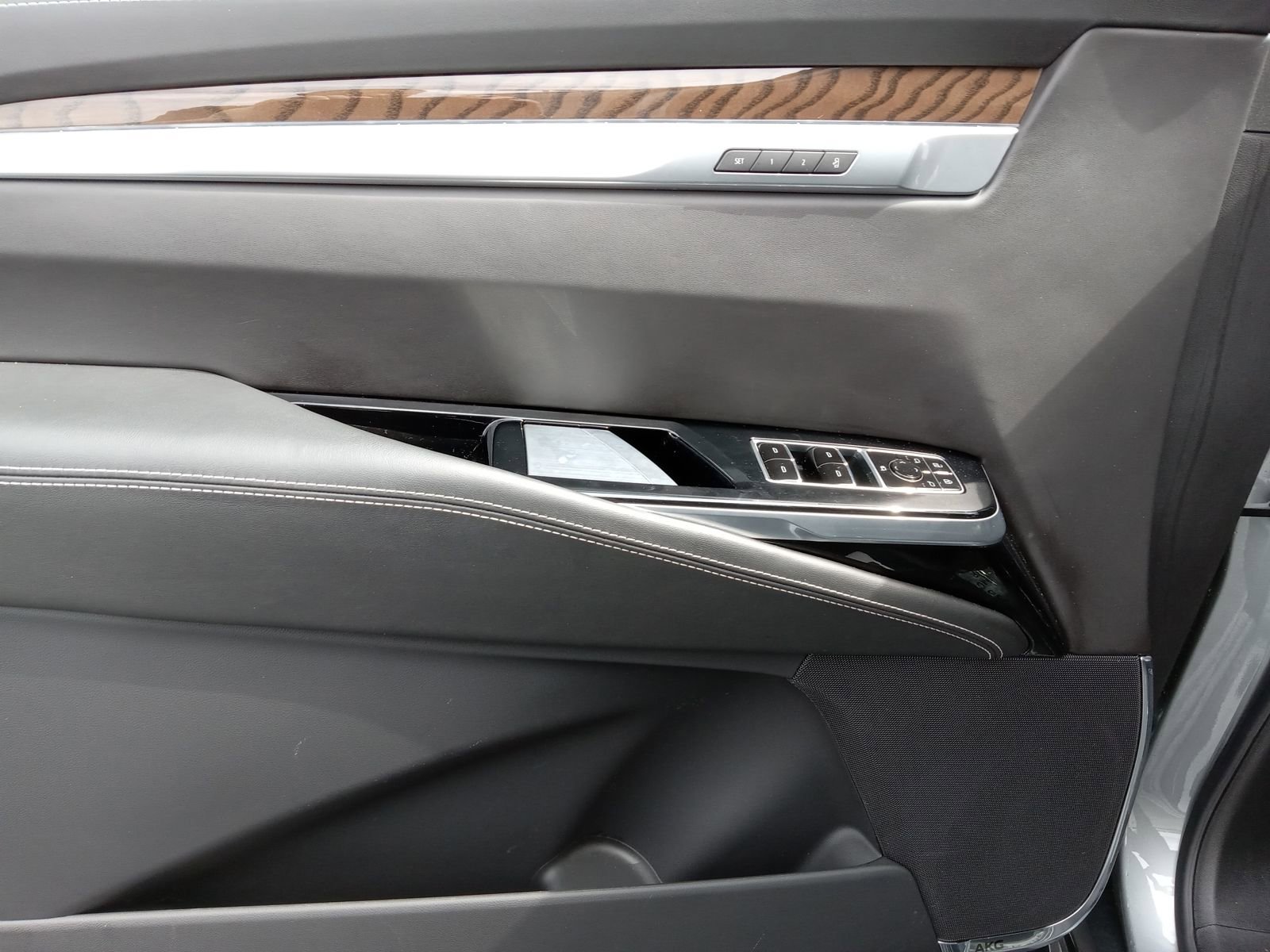 Certified 2025 Cadillac Escalade Sport Platinum w/ LPO, ONYX Package image 9