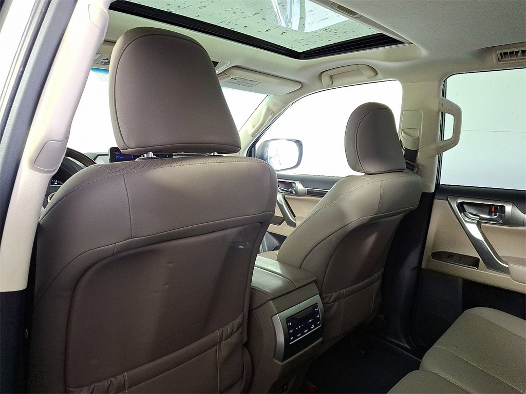 Used 2023 Lexus GX 460 Premium image 14