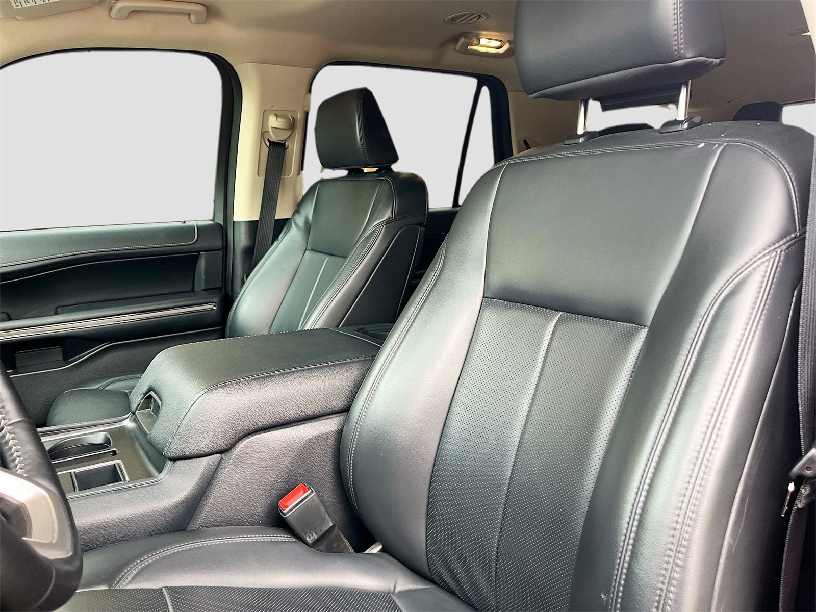 Used 2024 Ford Expedition XLT image 21