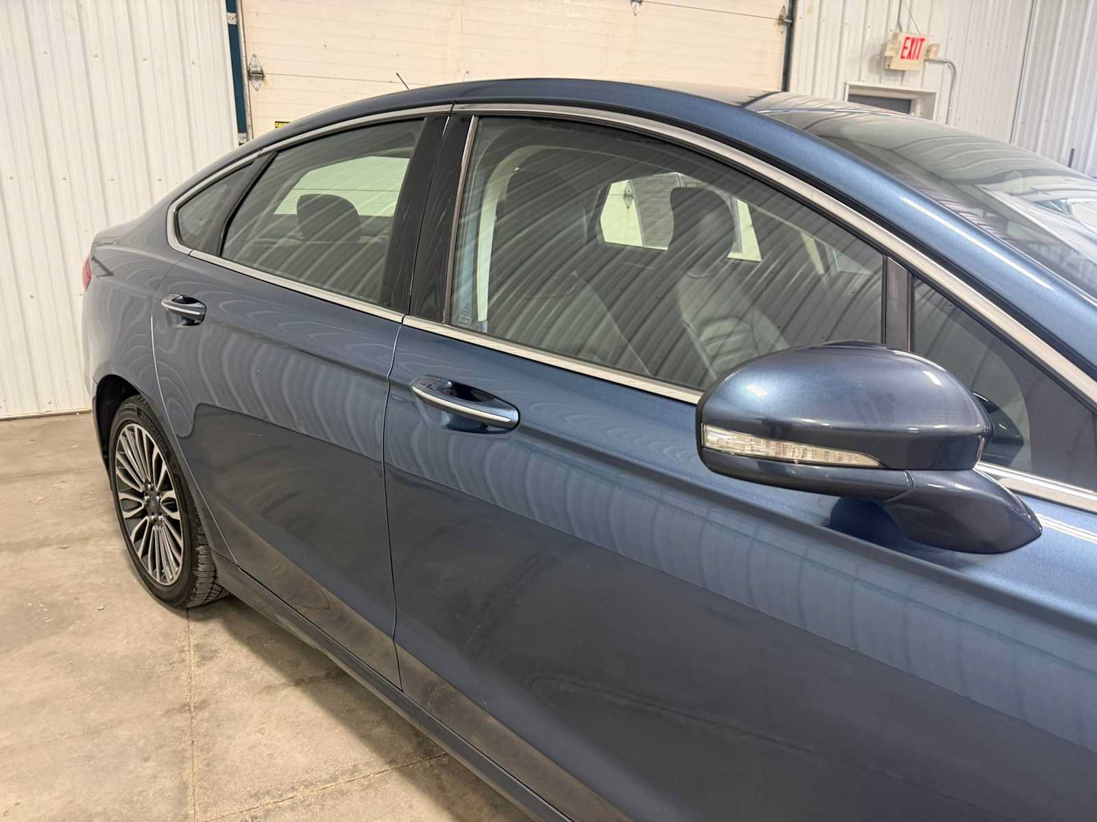 Used 2018 Ford Fusion SE w/ Fusion SE Technology Package FWD image 11