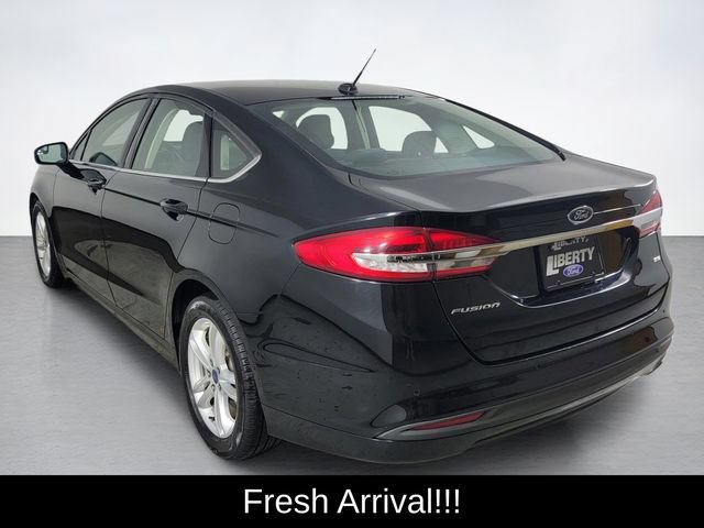 Used 2018 Ford Fusion SE w/ Fusion SE Technology Package FWD image 5