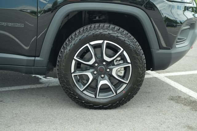 New 2026 Jeep Compass Trailhawk w/ Sun, Sound & Navigation Group AWD/4WD image 52