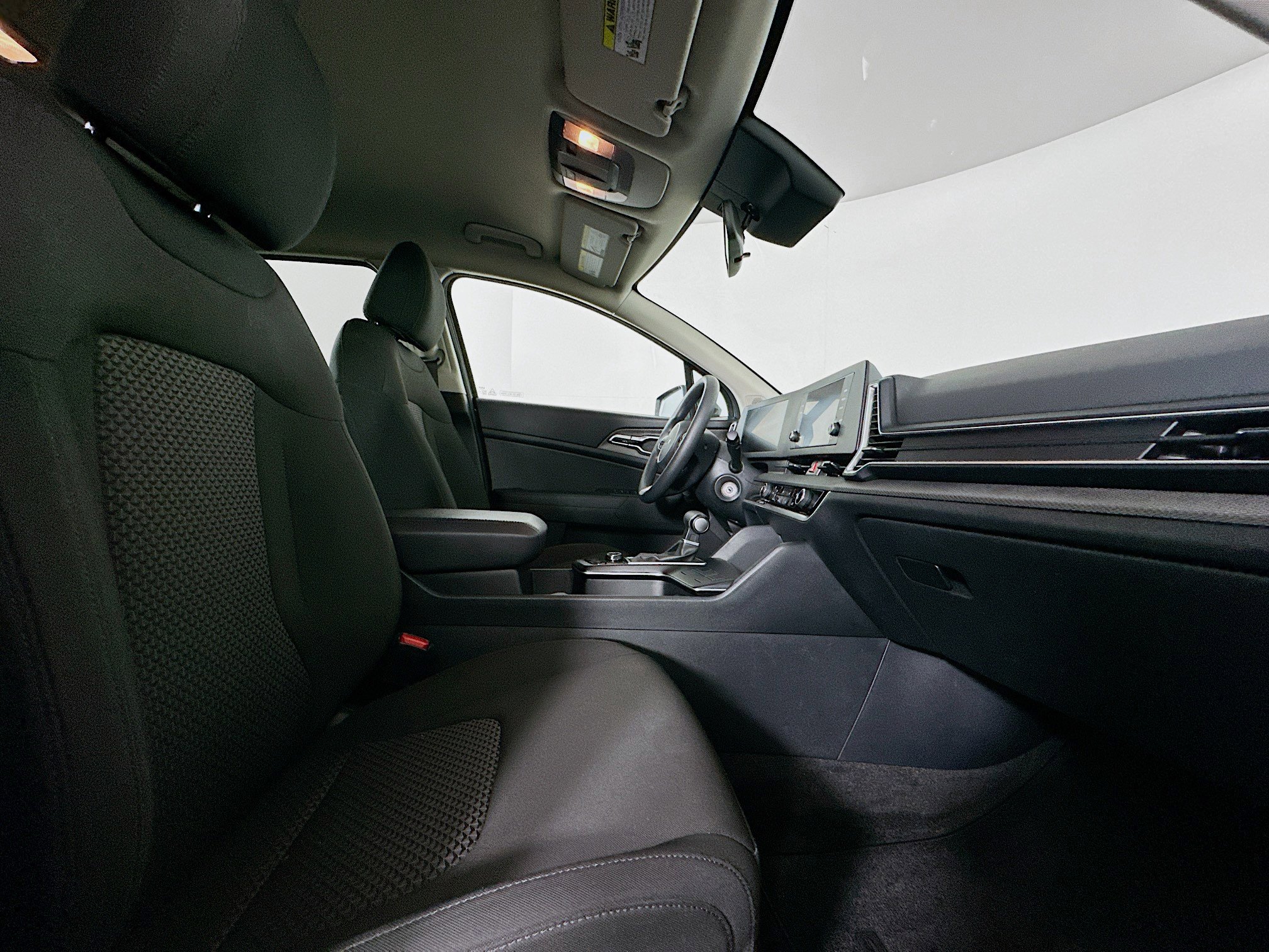 Used 2025 Kia Sportage LX image 30