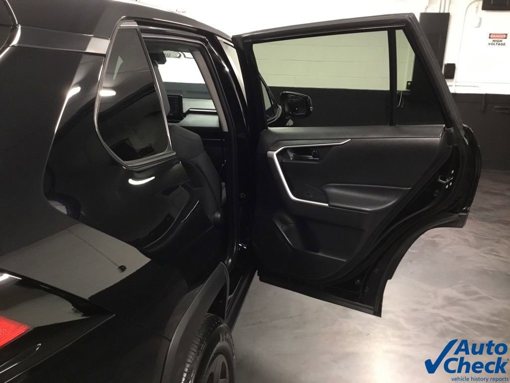 Used 2022 Toyota RAV4 LE AWD/4WD image 34