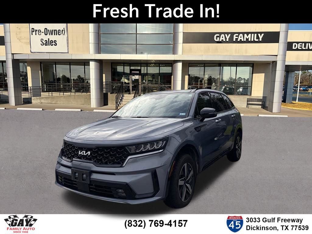 Used 2023 Kia Sorento EX w/ Panoramic Sunroof Package FWD image 3