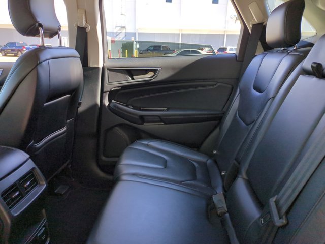 Used 2019 Ford Edge Titanium FWD image 18