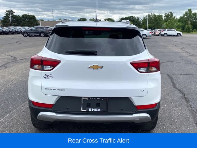 Certified 2025 Chevrolet TrailBlazer LT w/ Driver Confidence Package FWD image 4
