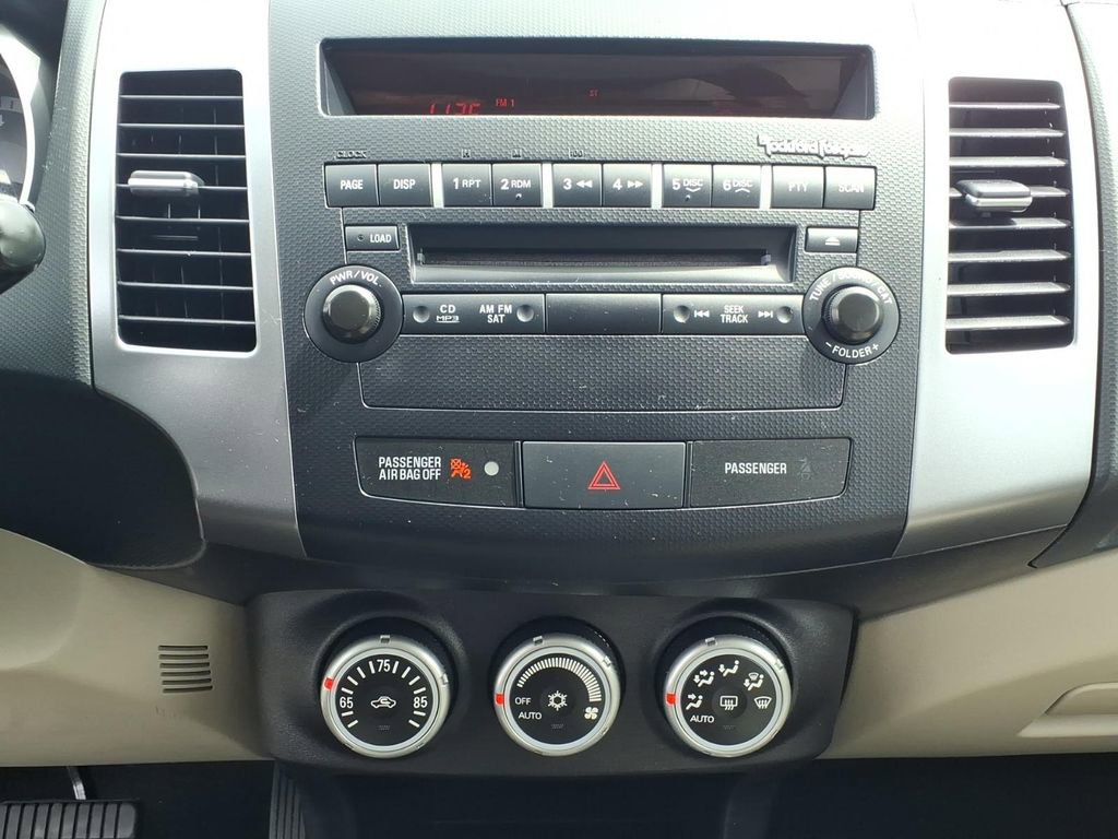 Used 2008 Mitsubishi Outlander XLS AWD/4WD image 6